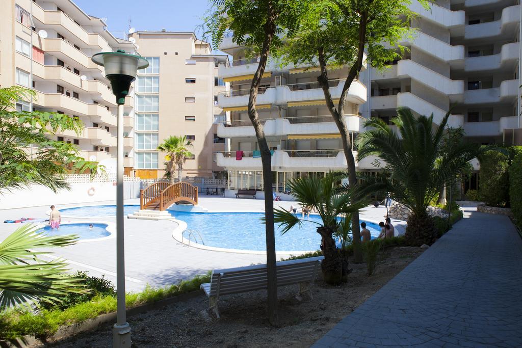 Suite Apartments Arquus Салоу Екстериор снимка
