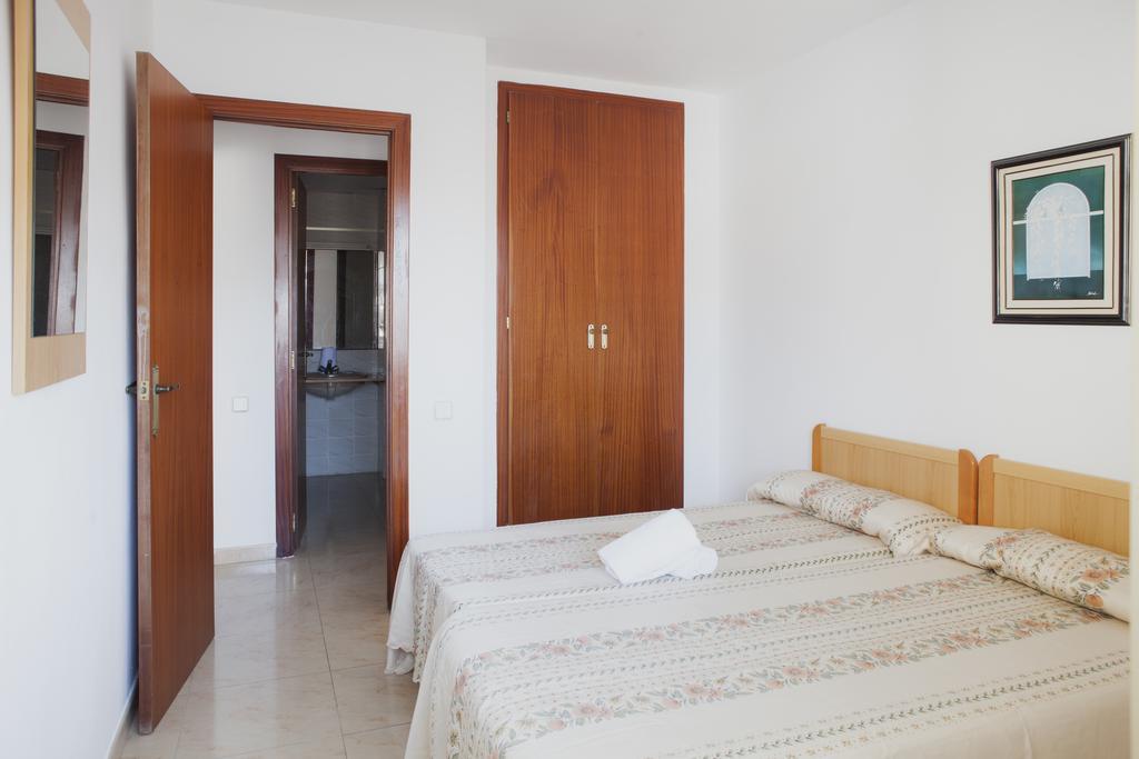 Suite Apartments Arquus Салоу Стая снимка