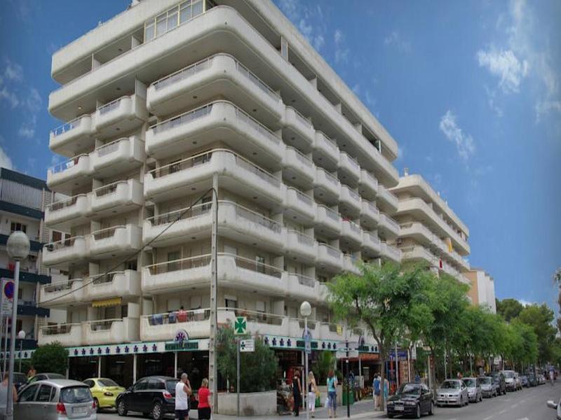 Suite Apartments Arquus Салоу Екстериор снимка