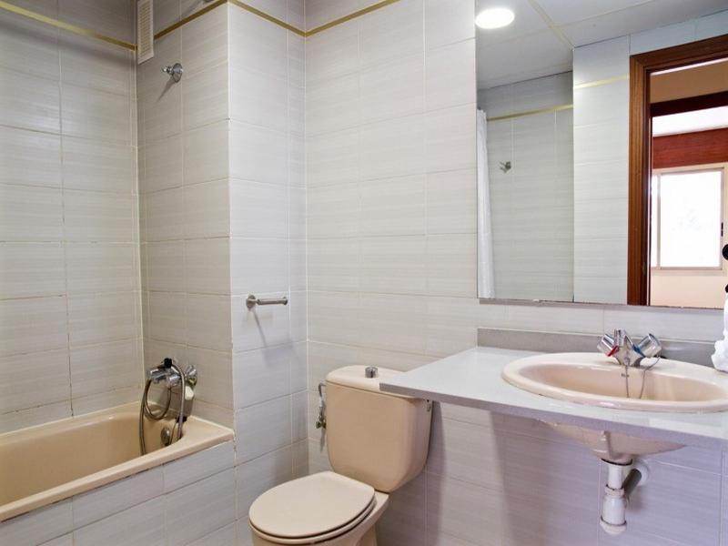 Suite Apartments Arquus Салоу Екстериор снимка