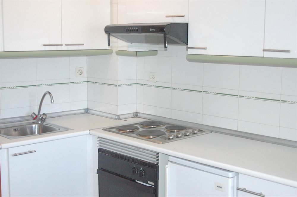 Suite Apartments Arquus Салоу Екстериор снимка