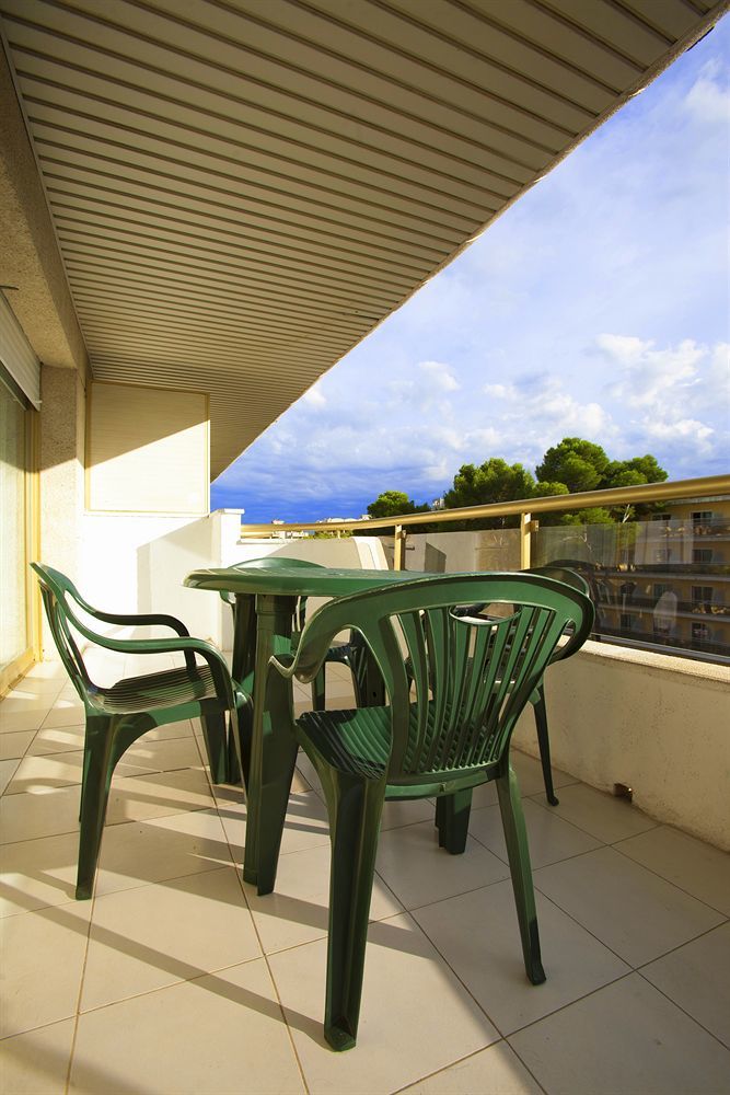 Suite Apartments Arquus Салоу Екстериор снимка