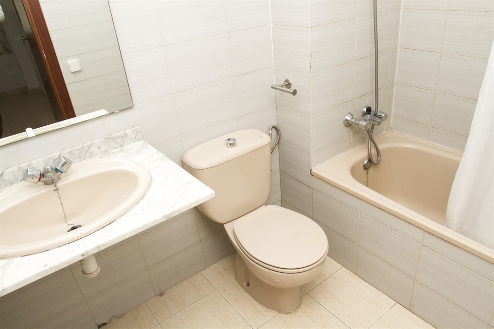 Suite Apartments Arquus Салоу Екстериор снимка